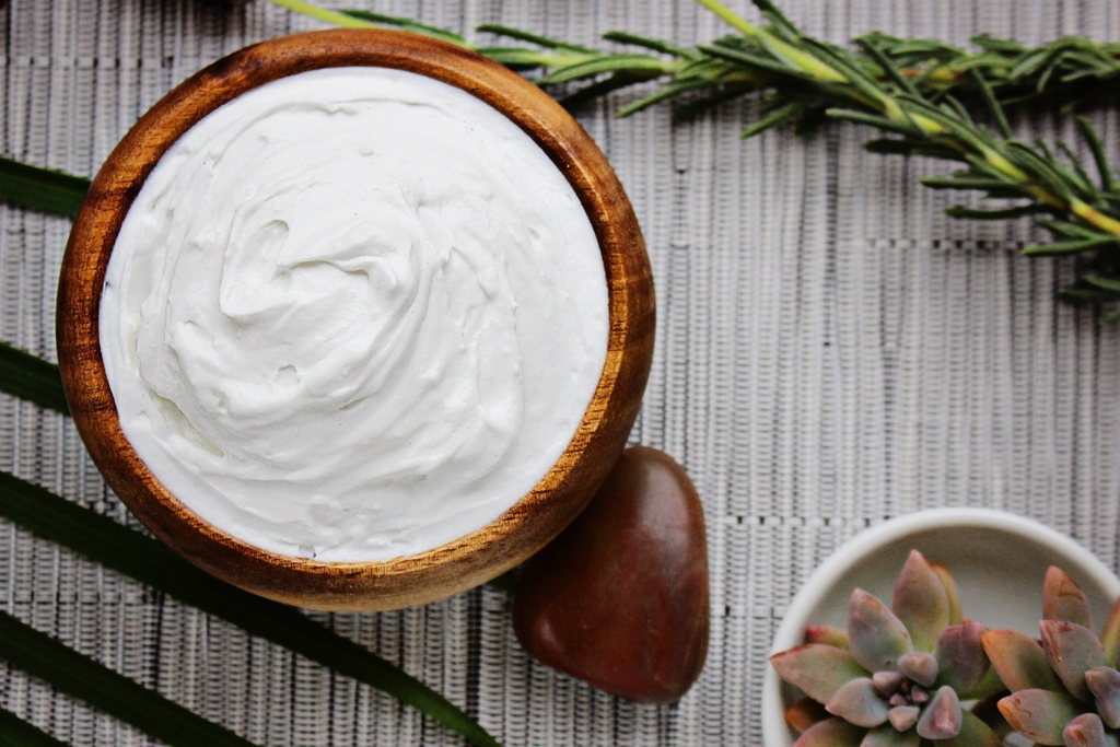 Achieving Radiant Hydrated Skin with Cocoa Butter Body Cream: A Nutrient-Packed Skincare Solution